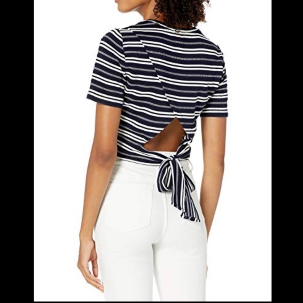 𝅺BNWT Club Monaco Tie Back Tee